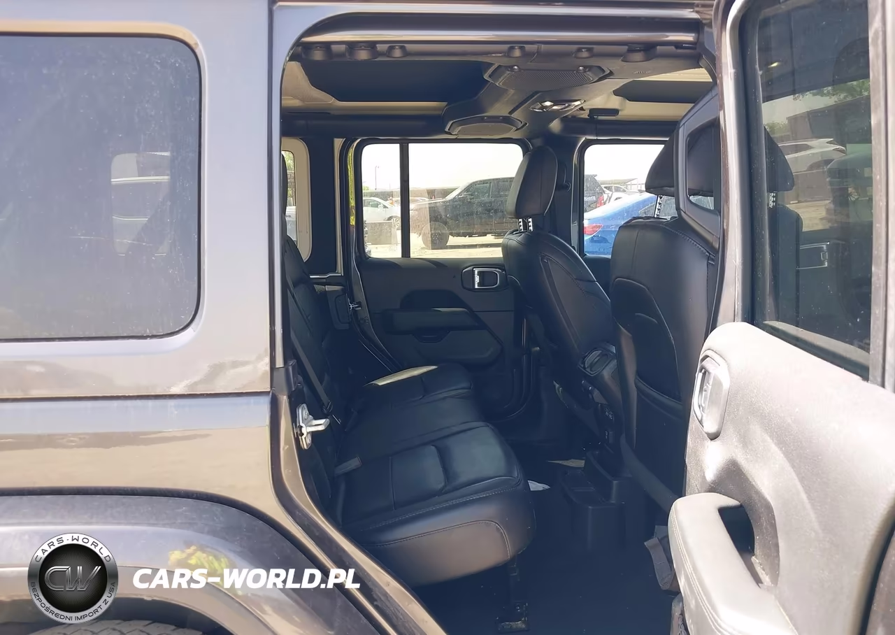 2021 Jeep Wrangler Unlimited Sahara Altitude 4X4 VIN:1C4HJXEN8MW610132 - 8
