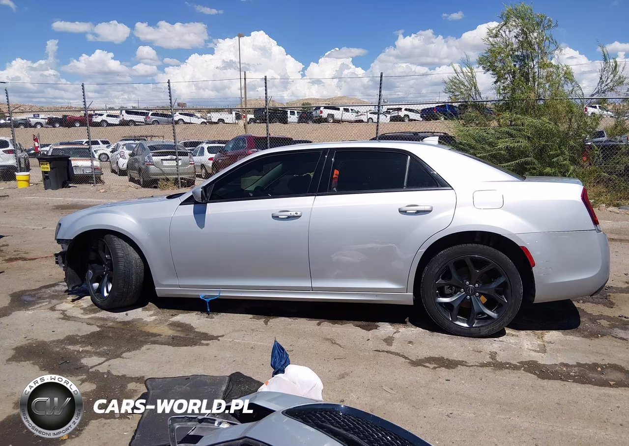 2023 Chrysler 300 Touring L VIN:2C3CCADG3PH580968 - 14