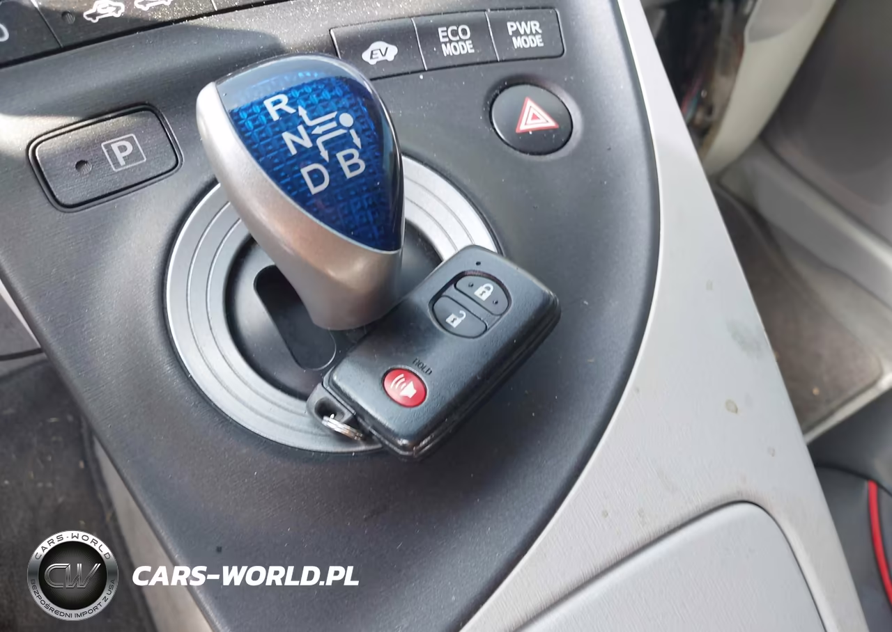 2011 Toyota Prius Two VIN:JTDKN3DU2B5355878 - 11