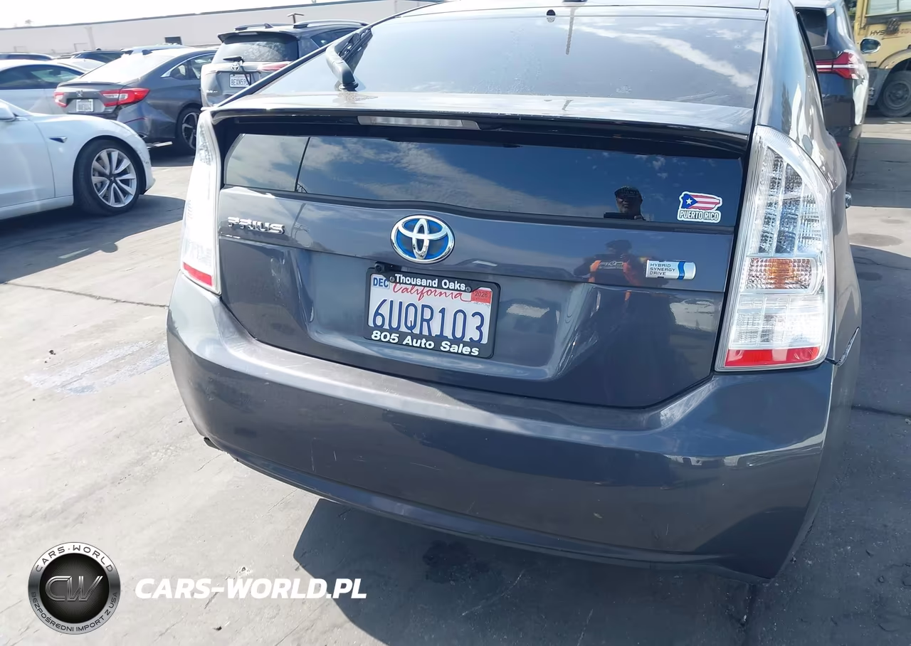 2011 Toyota Prius Two VIN:JTDKN3DU2B5355878 - 16