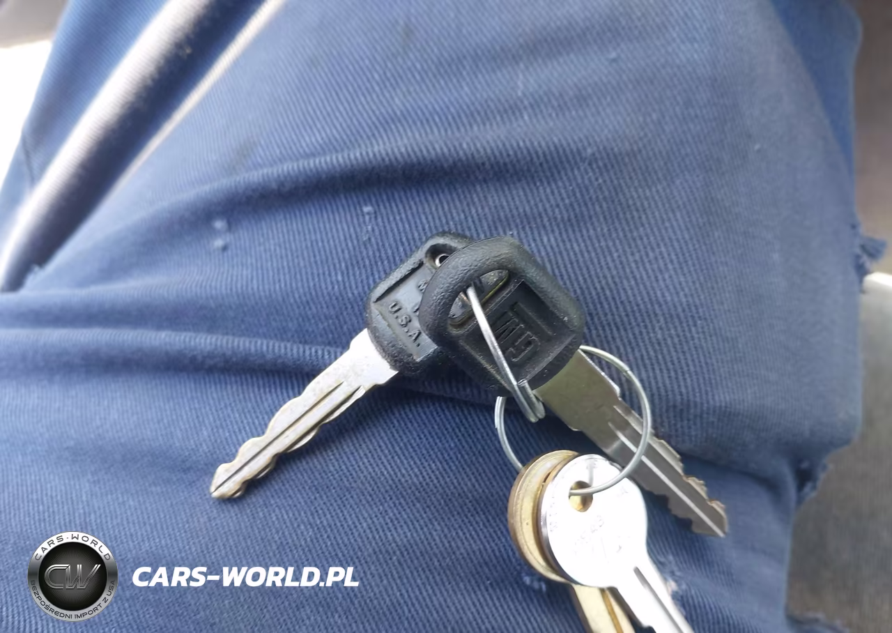 1998 Isuzu Hombre S VIN:1GGCS1442W8651665 - 11