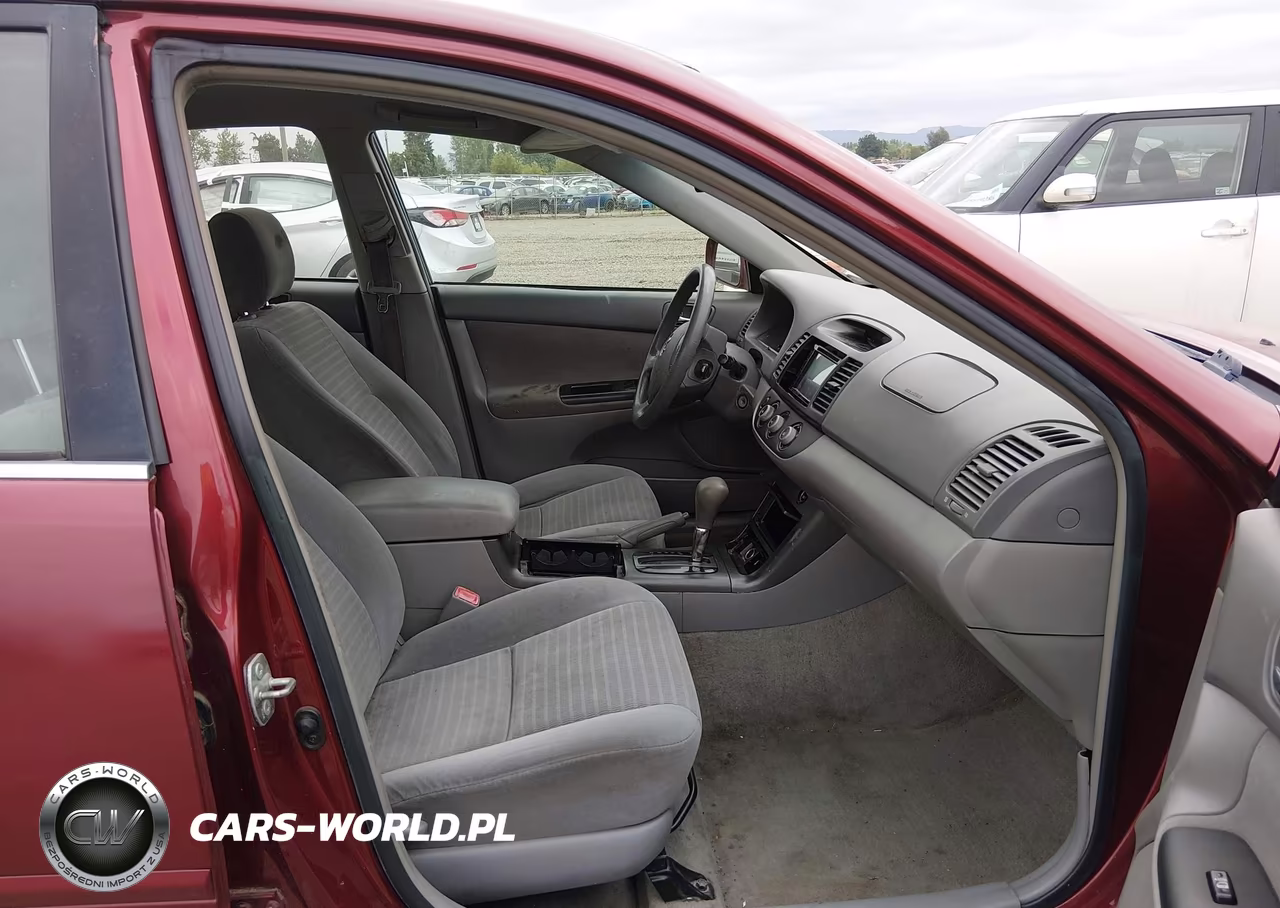 2005 Toyota Camry Le VIN:4T1BE32K95U070683 - 5