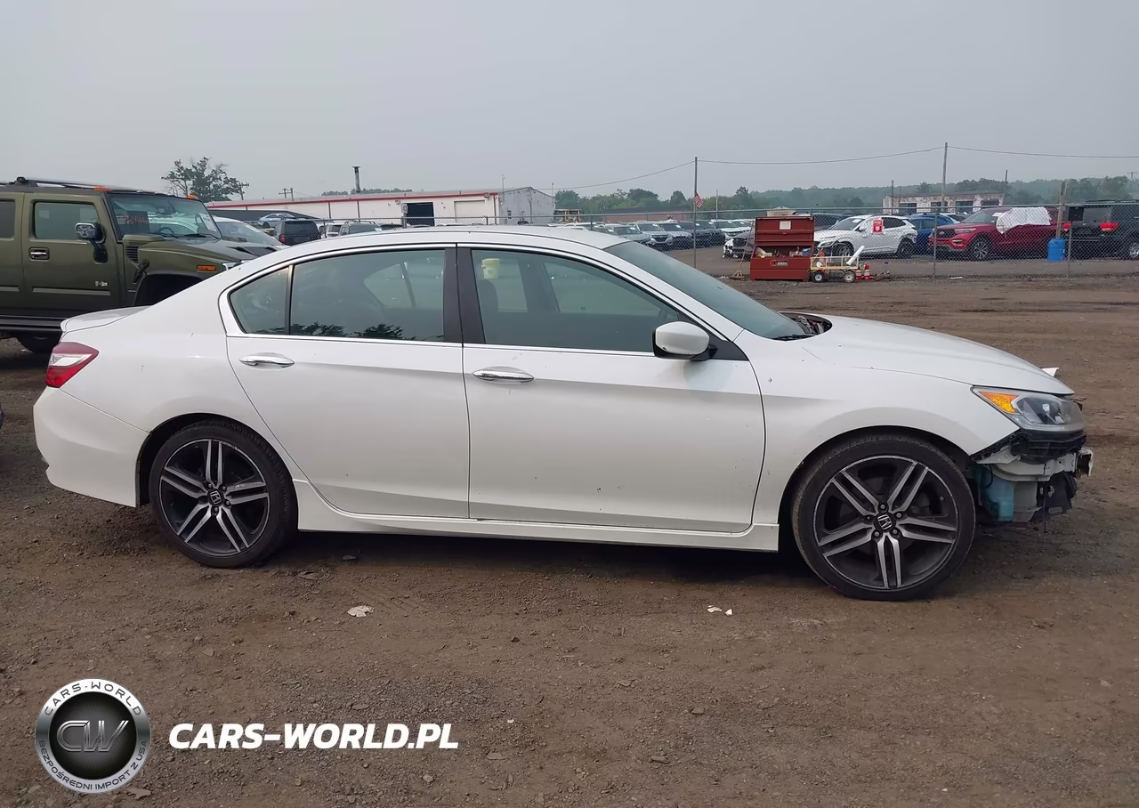 2017 Honda Accord Sport VIN:1HGCR2F55HA304921 - 14