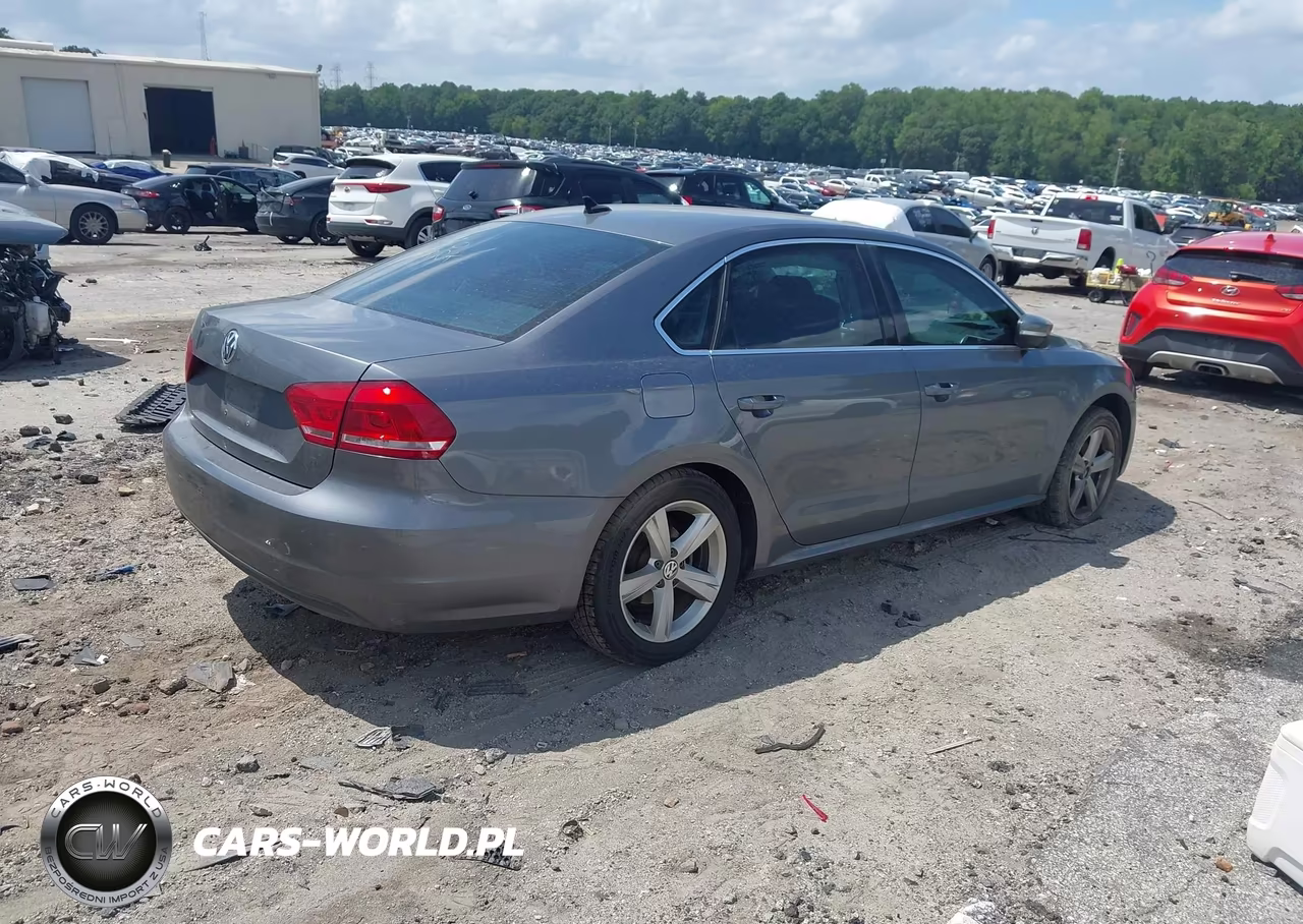 2015 Volkswagen Passat 1.8T Limited Edition VIN:1VWAT7A31FC089188 - 4