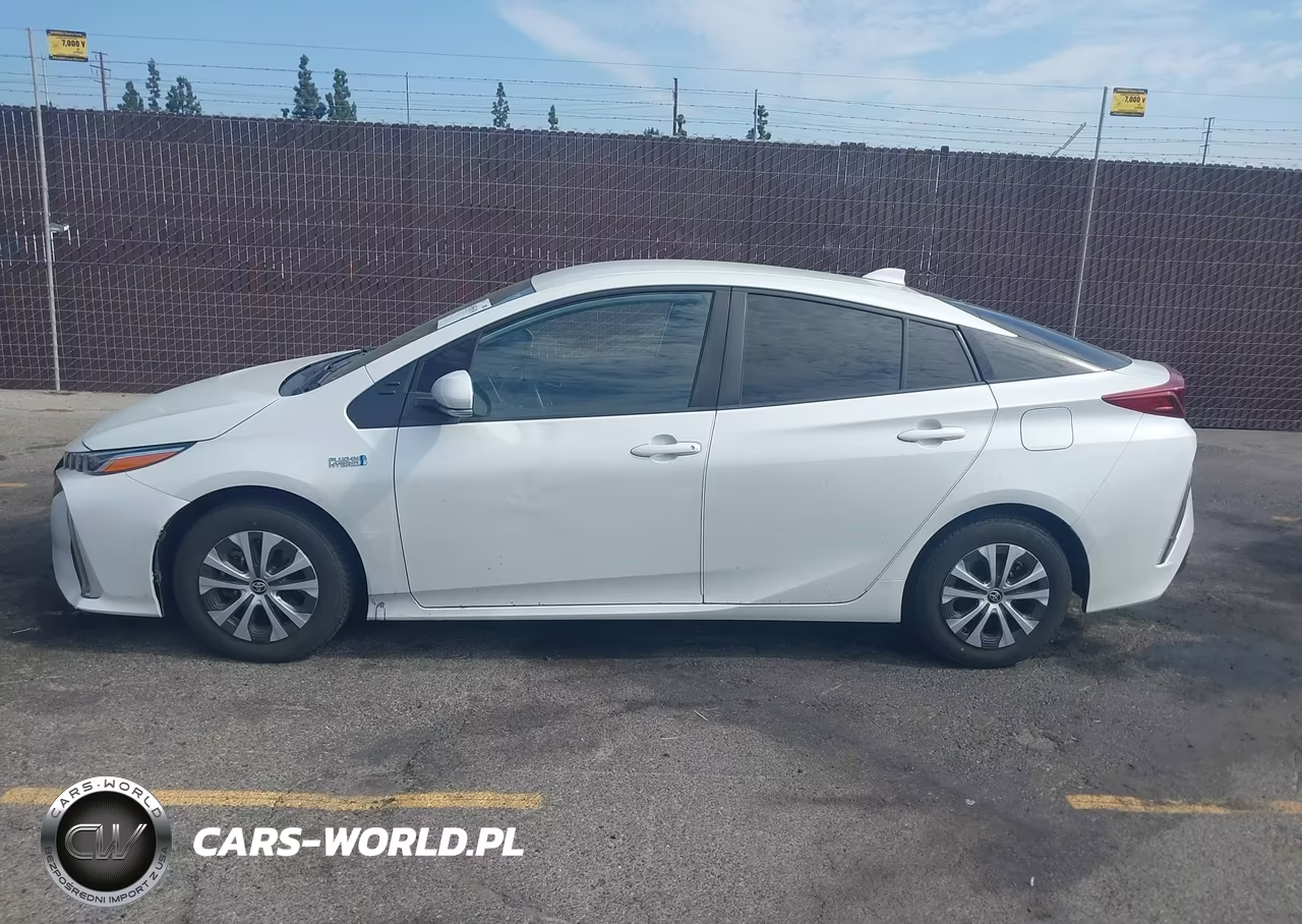 2021 Toyota Prius Prime Le VIN:JTDKAMFPXM3183154 - 14