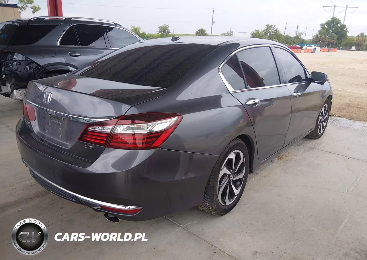 2017 Honda Accord Ex-L V6 VIN:1HGCR3F82HA014989 - 4