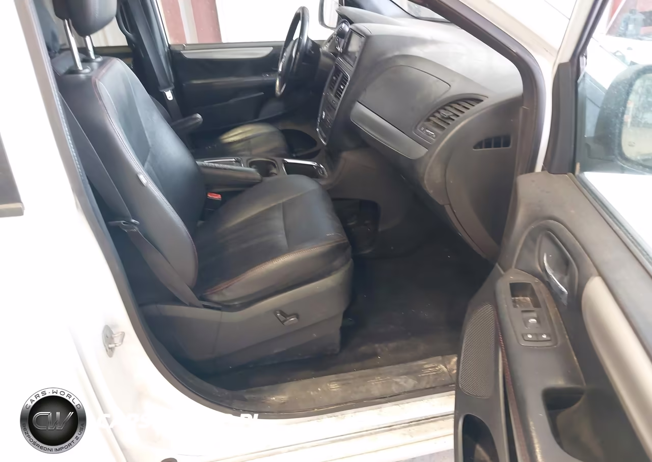 2019 Dodge Grand Caravan Gt VIN:2C4RDGEG4KR536856 - 5