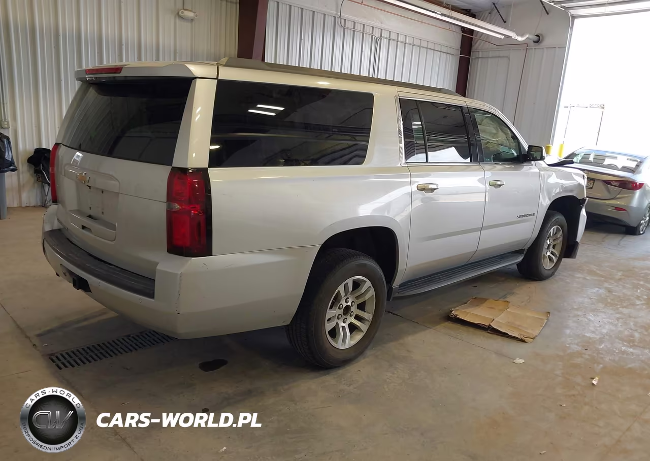 2017 Chevrolet Suburban Lt VIN:1GNSKHKC5HR186464 - 4