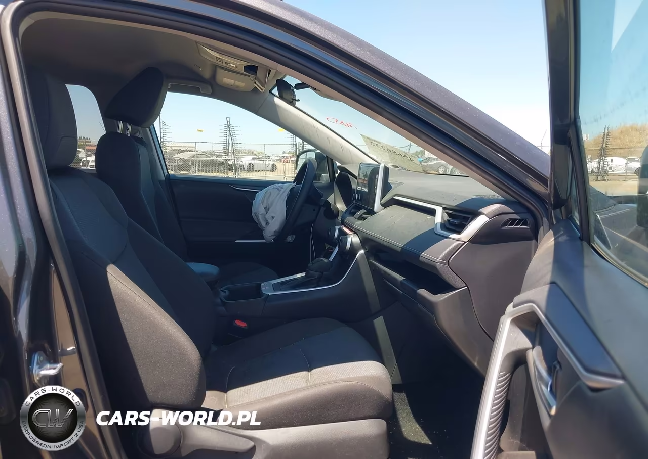2025 Toyota Rav4 Xle VIN:2T3W1RFVXSW393504 - 5