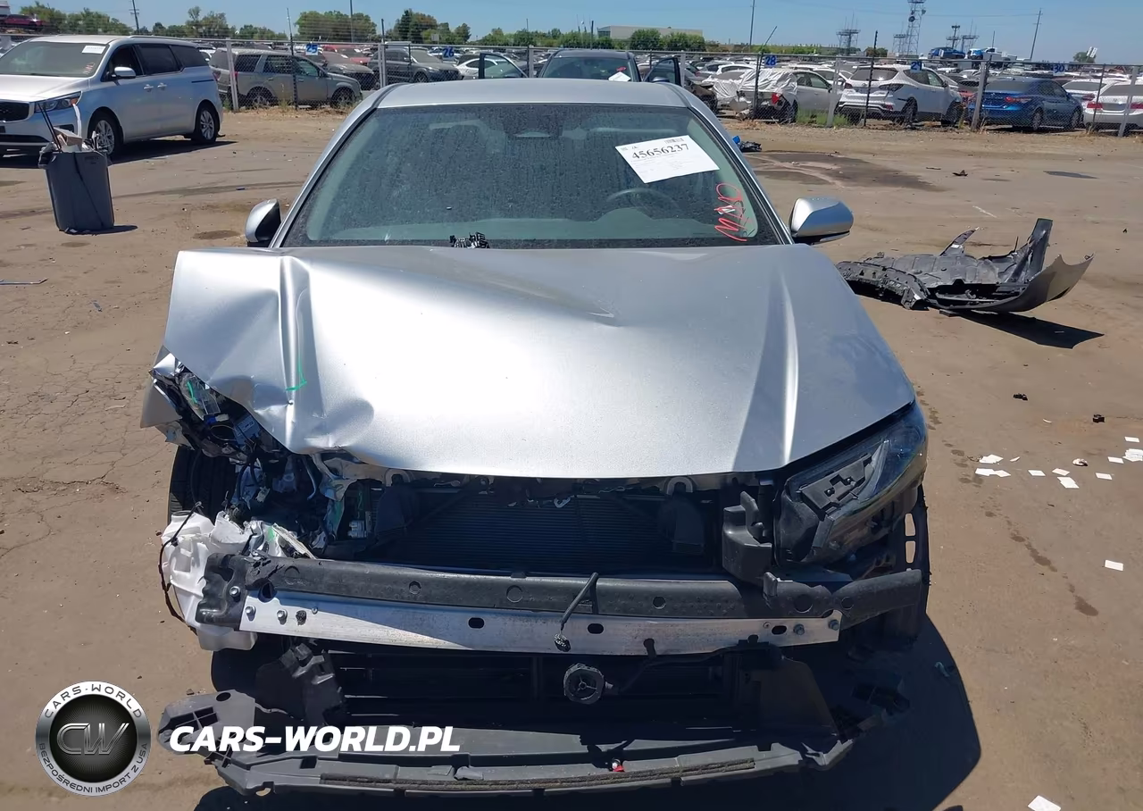 2025 Toyota Camry Le VIN:4T1DAACKXSU519971 - 11