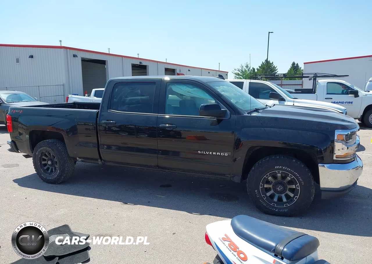 2018 Chevrolet Silverado 1500 1Lt VIN:3GCUKREC2JG444366 - 14