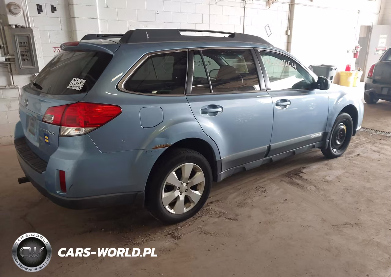 2010 Subaru Outback 2.5I Premium VIN:4S4BRCCC9A3357775 - 4