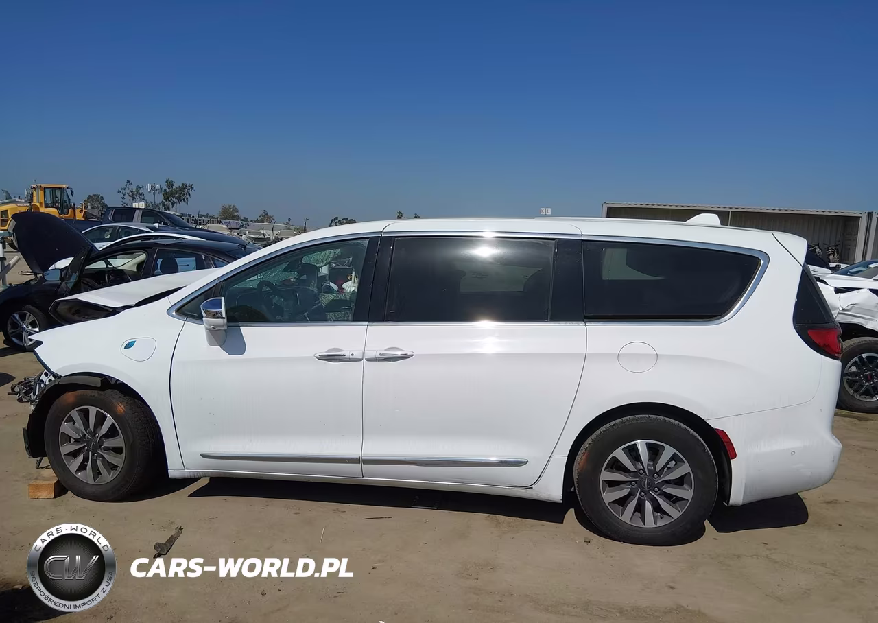 2022 Chrysler Pacifica Hybrid Limited VIN:2C4RC1S71NR183582 - 14