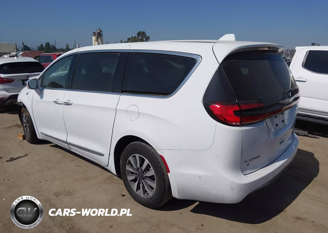 2022 Chrysler Pacifica Hybrid Limited VIN:2C4RC1S71NR183582 - 3