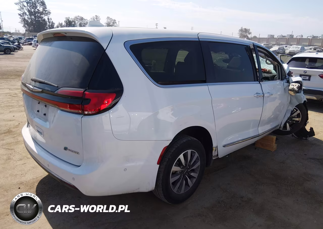 2022 Chrysler Pacifica Hybrid Limited VIN:2C4RC1S71NR183582 - 4