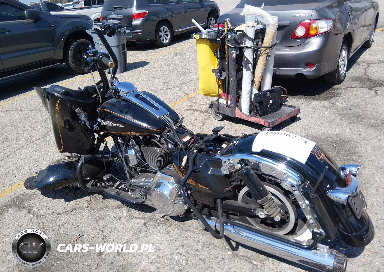 2014 Harley-Davidson Flhx Street Glide VIN:1HD1KBM39EB691263 - 3