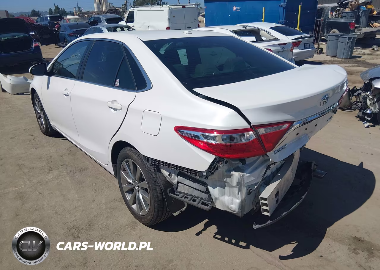 2017 Toyota Camry Xle VIN:4T1BF1FK9HU322948 - 3