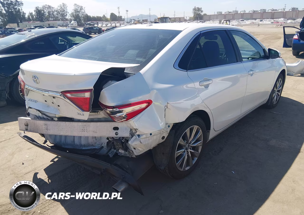 2017 Toyota Camry Xle VIN:4T1BF1FK9HU322948 - 4