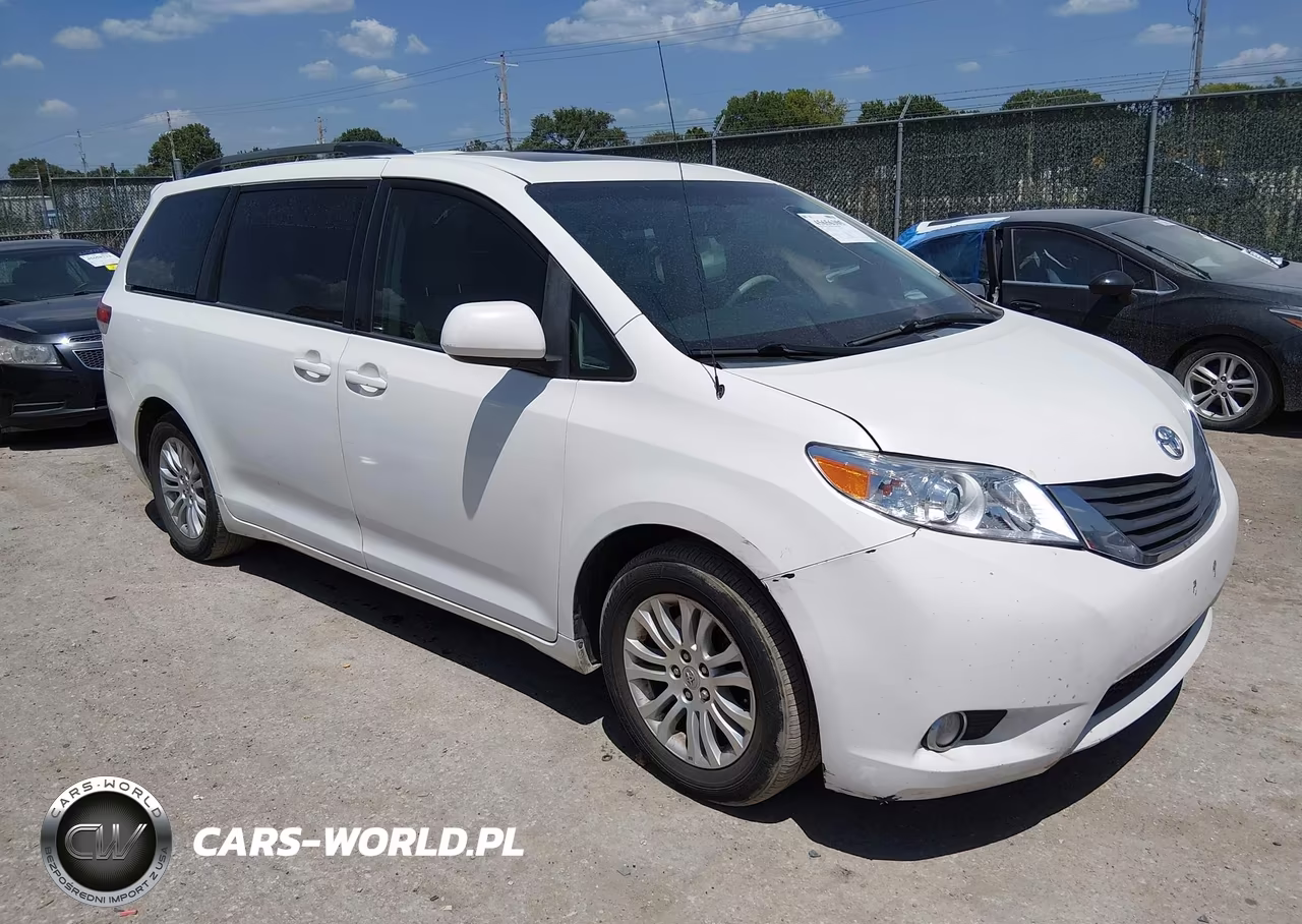 2013 Toyota Sienna Xle V6 8 Passenger – zdjęcie 1 z 16