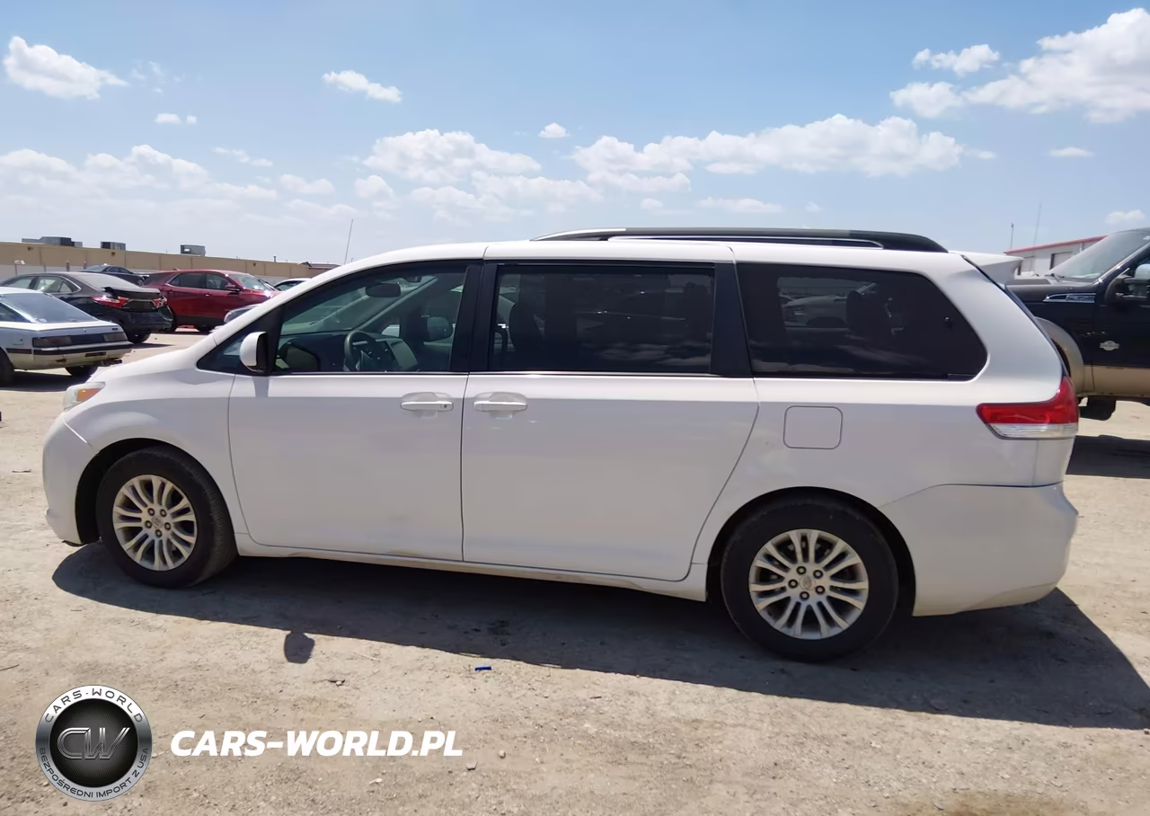 2013 Toyota Sienna Xle V6 8 Passenger VIN:5TDYK3DC8DS325341 - 14