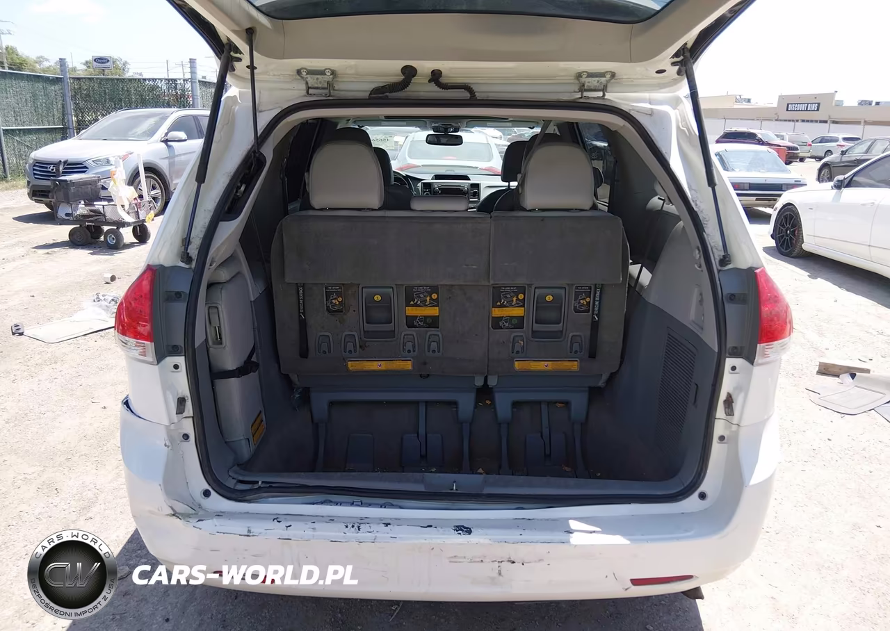 2013 Toyota Sienna Xle V6 8 Passenger VIN:5TDYK3DC8DS325341 - 16