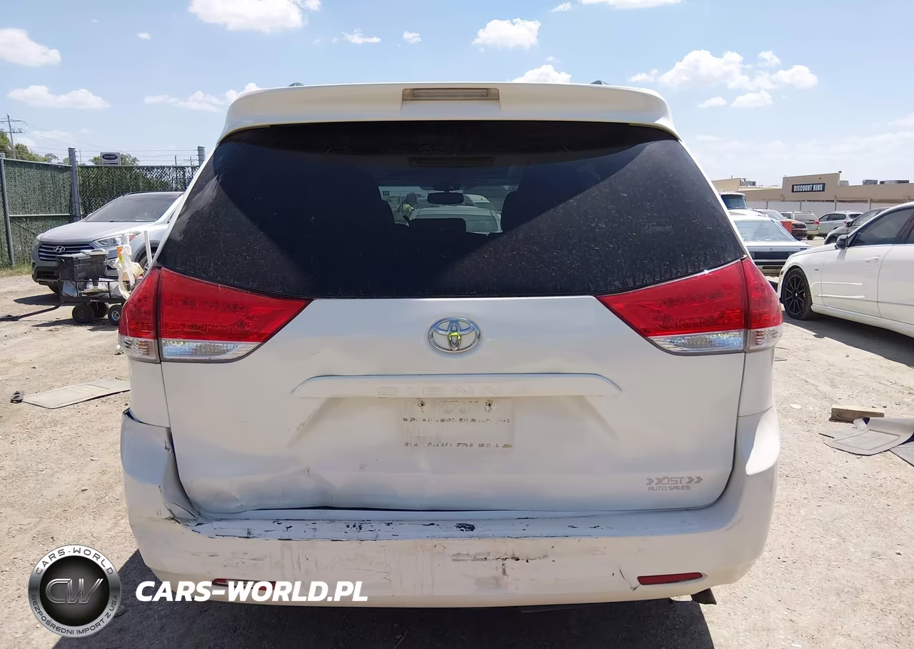 2013 Toyota Sienna Xle V6 8 Passenger VIN:5TDYK3DC8DS325341 - 6