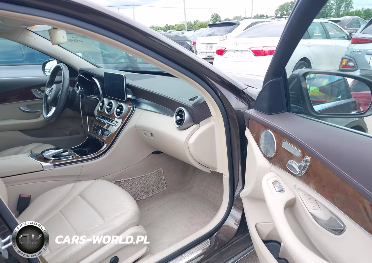 2015 Mercedes-Benz C 300 Luxury 4Matic VIN:55SWF4KB4FU017987 - 5