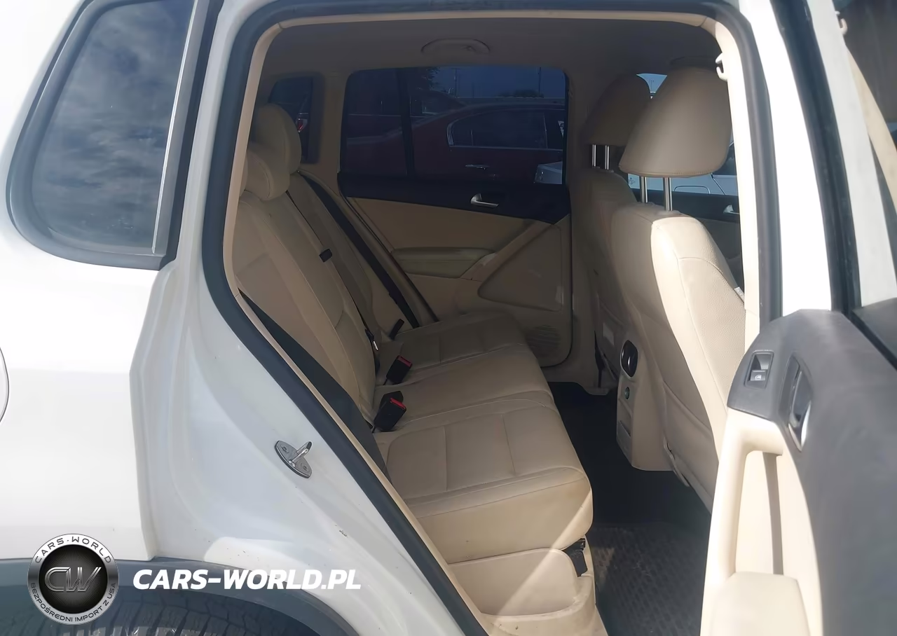 2016 Volkswagen Tiguan S VIN:WVGBV7AX4GW611473 - 8