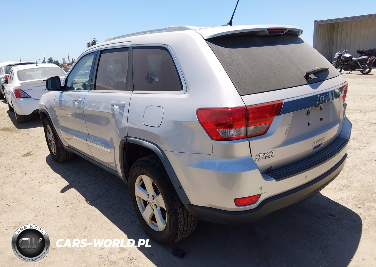 2012 Jeep Grand Cherokee Laredo VIN:1C4RJFAG7CC201240 - 3