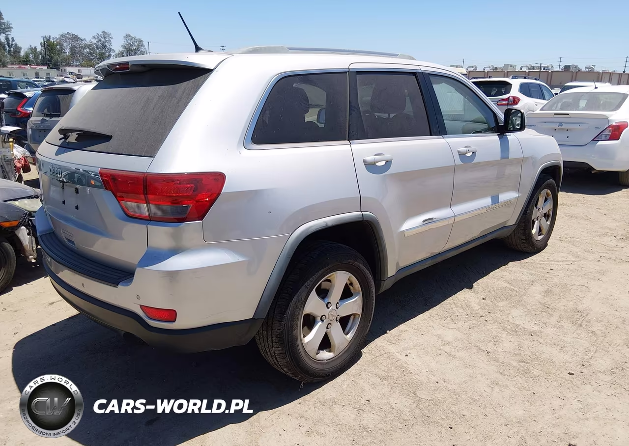 2012 Jeep Grand Cherokee Laredo VIN:1C4RJFAG7CC201240 - 4