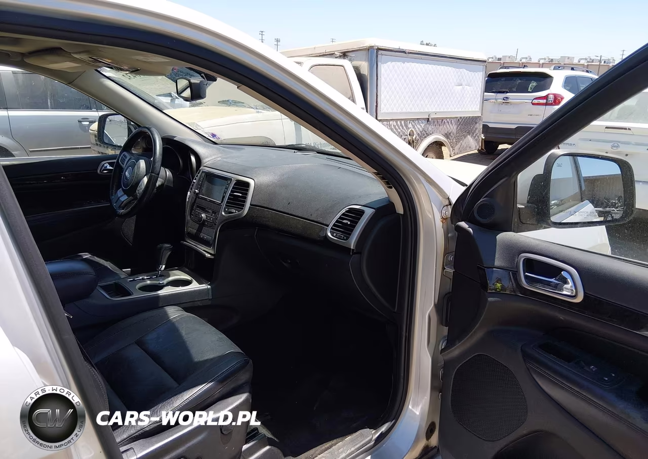 2012 Jeep Grand Cherokee Laredo VIN:1C4RJFAG7CC201240 - 5