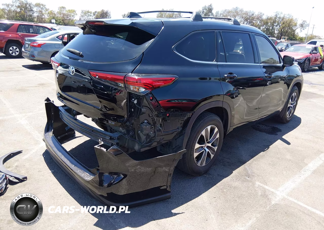 2022 Toyota Highlander Xle VIN:5TDGZRAH5NS123262 - 4