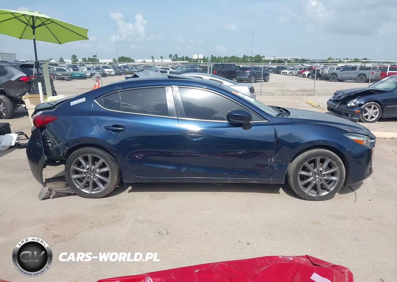 2018 Mazda Mazda3 Touring VIN:3MZBN1V38JM274870 - 14