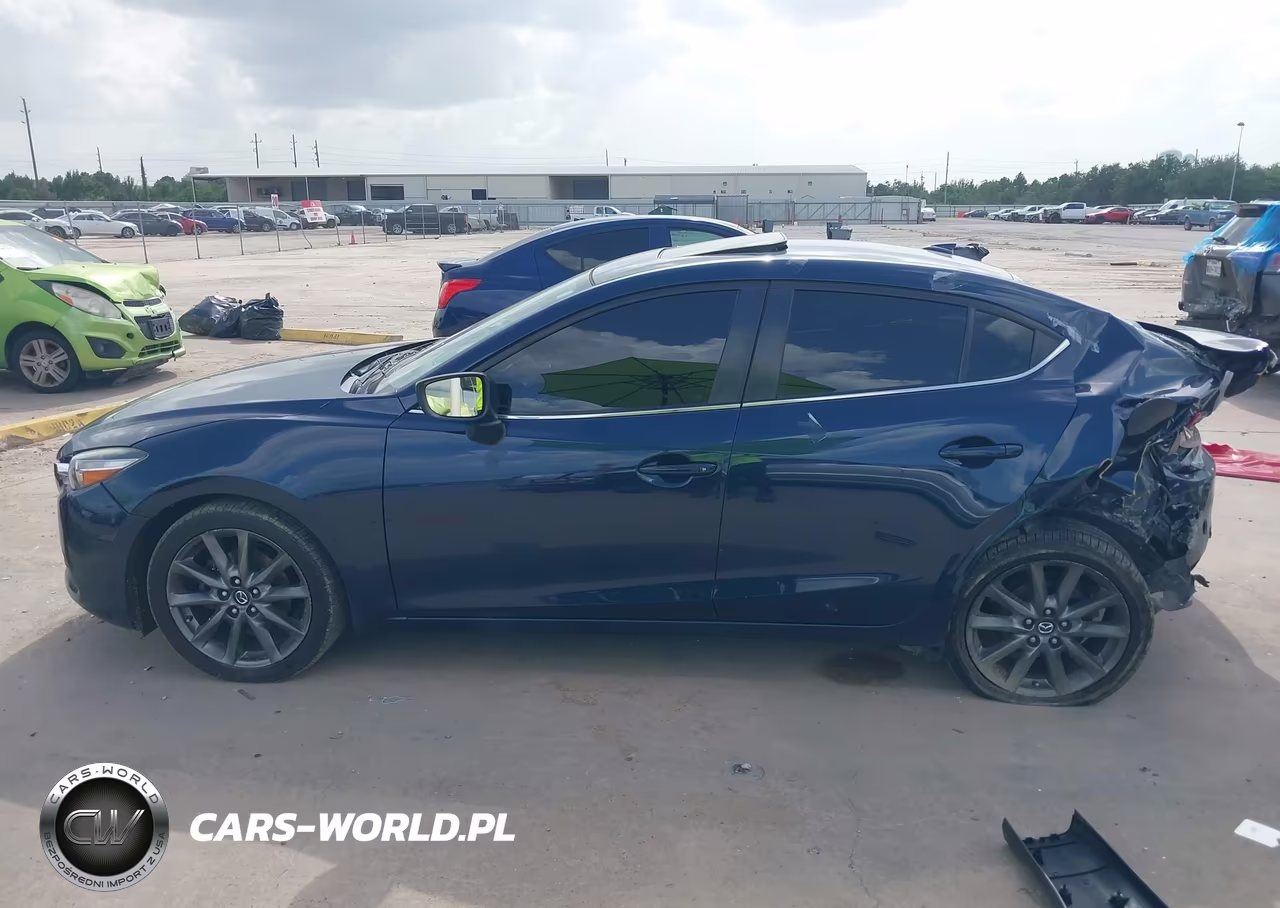 2018 Mazda Mazda3 Touring VIN:3MZBN1V38JM274870 - 15