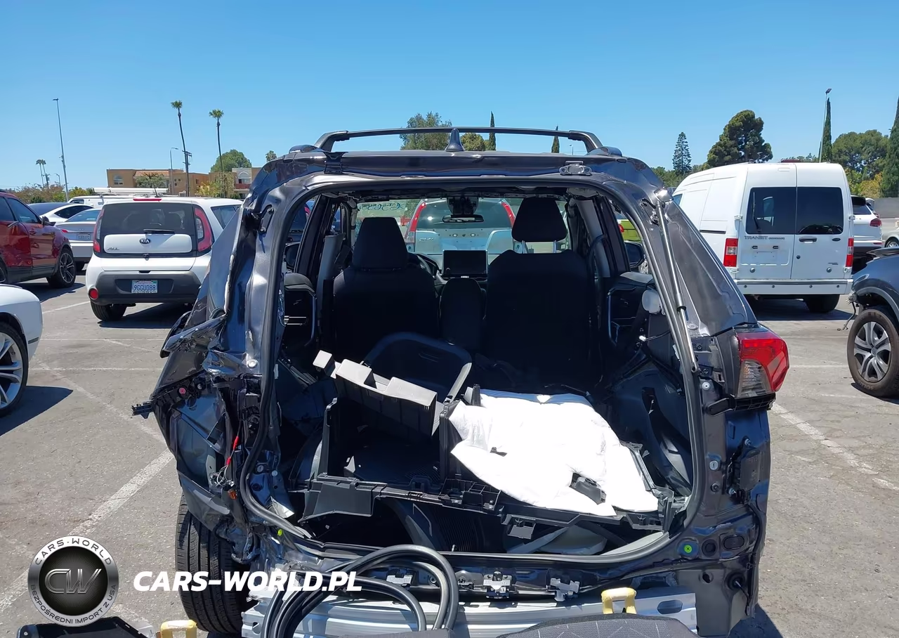 2025 Toyota Rav4 Hybrid Xle VIN:JTMRWRFV7SJ088314 - 17