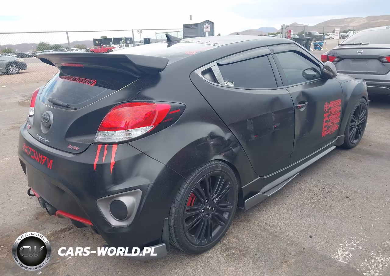 2017 Hyundai Veloster Turbo VIN:KMHTC6AE3HU314243 - 4