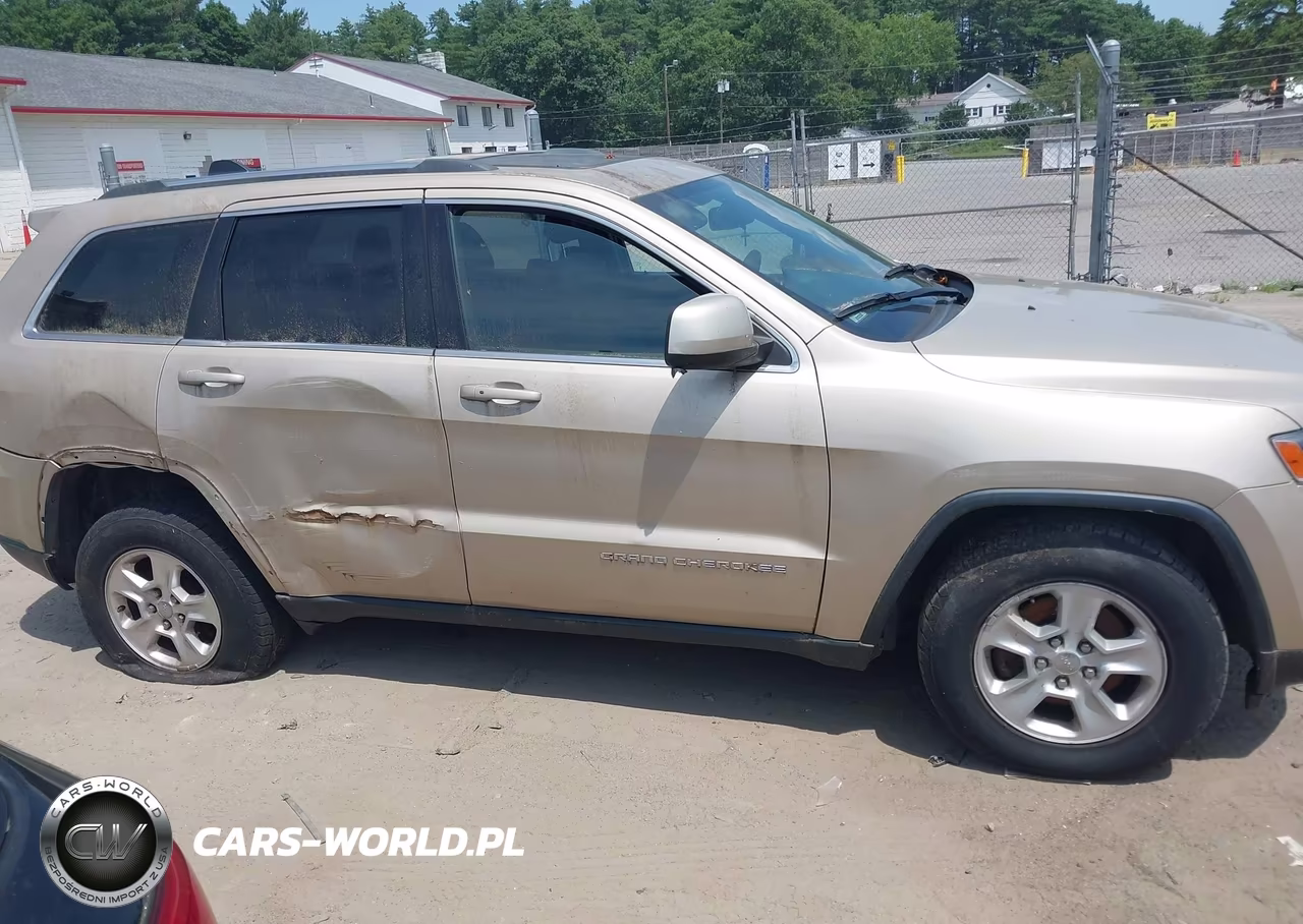 2014 Jeep Grand Cherokee Laredo VIN:1C4RJFAG8EC119777 - 12