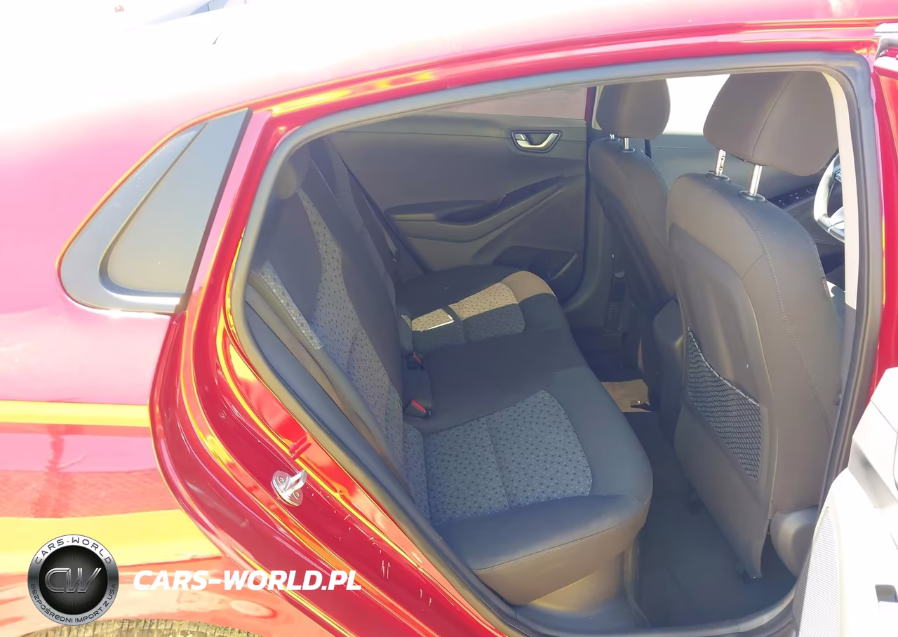 2019 Hyundai Ioniq Hybrid Blue VIN:KMHC65LC7KU171379 - 8