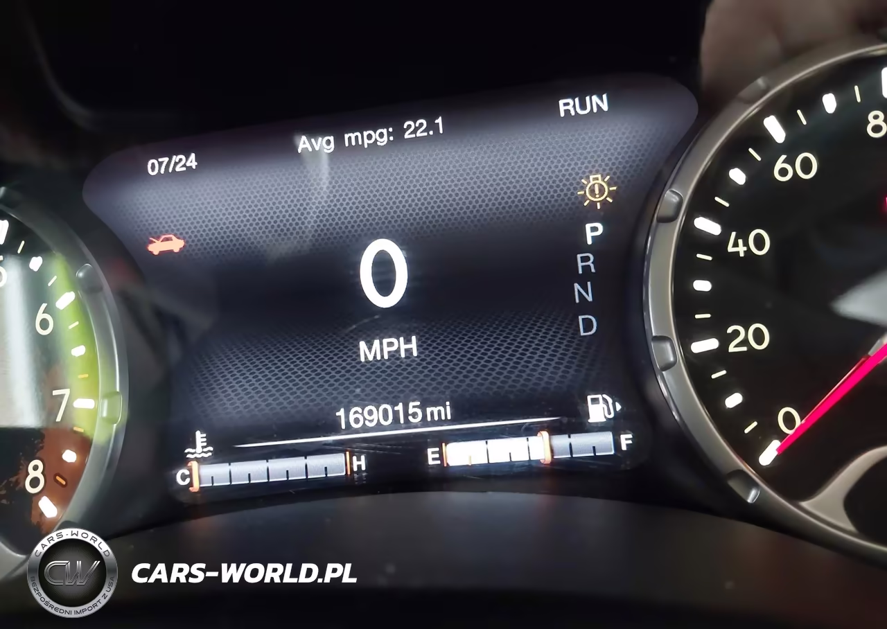 2016 Jeep Renegade Limited VIN:ZACCJADTXGPE12354 - 16