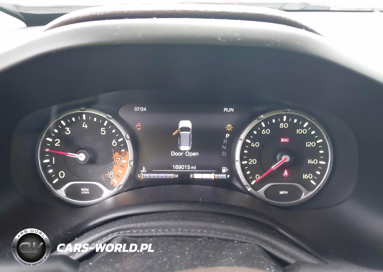 2016 Jeep Renegade Limited VIN:ZACCJADTXGPE12354 - 7