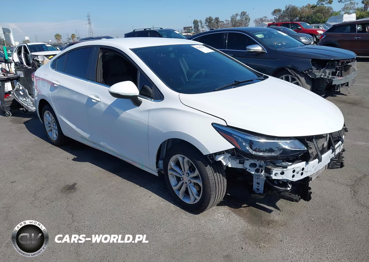 2019 Chevrolet Cruze Lt – zdjęcie 1 z 17