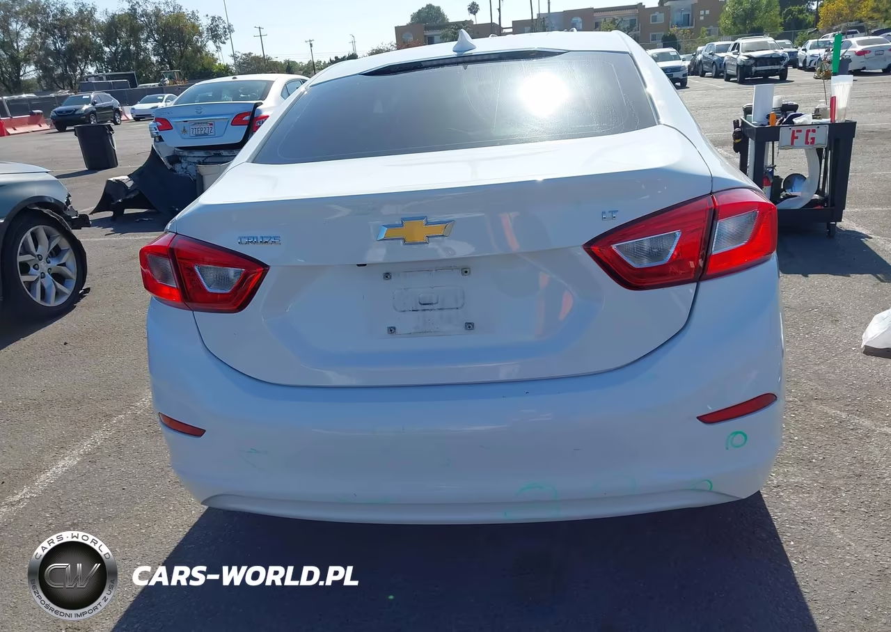 2019 Chevrolet Cruze Lt VIN:1G1BE5SM8K7147550 - 17