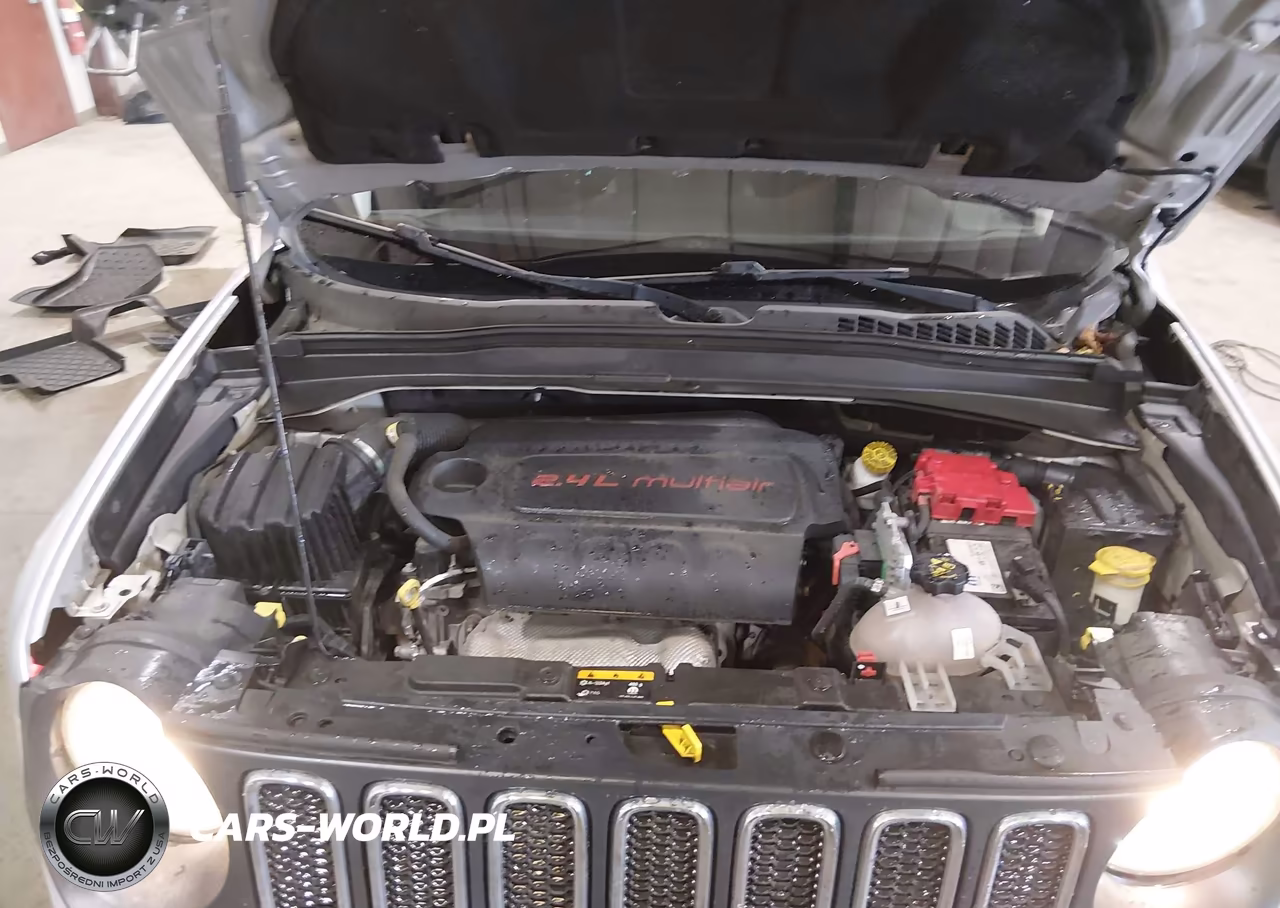 2018 Jeep Renegade Latitude 4X4 VIN:ZACCJBBB8JPH97985 - 10