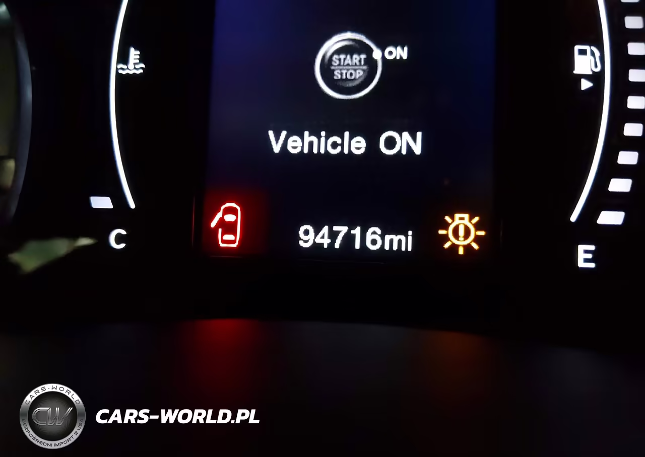 2018 Jeep Renegade Latitude 4X4 VIN:ZACCJBBB8JPH97985 - 16