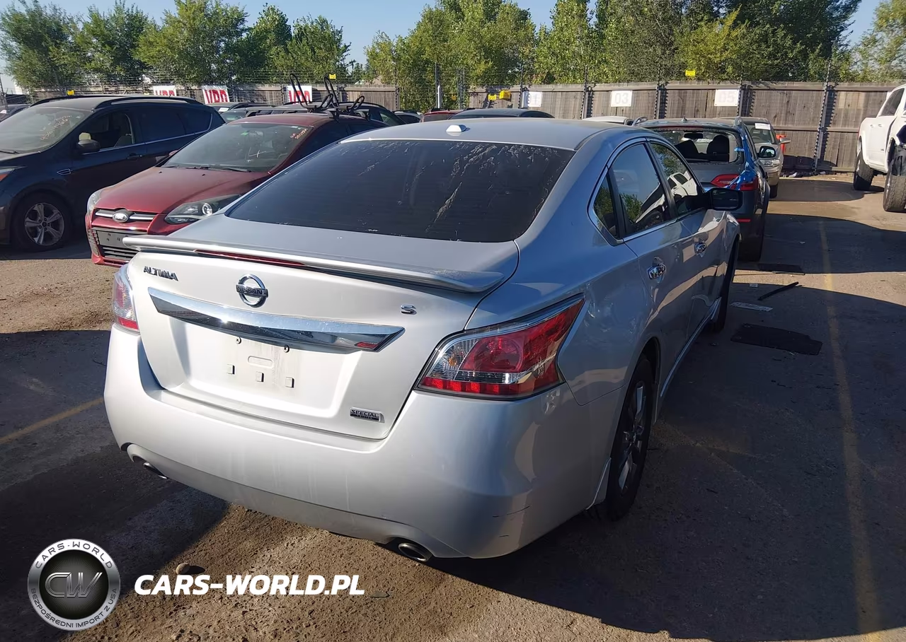 2015 Nissan Altima 2.5 S VIN:1N4AL3AP9FC483638 - 4