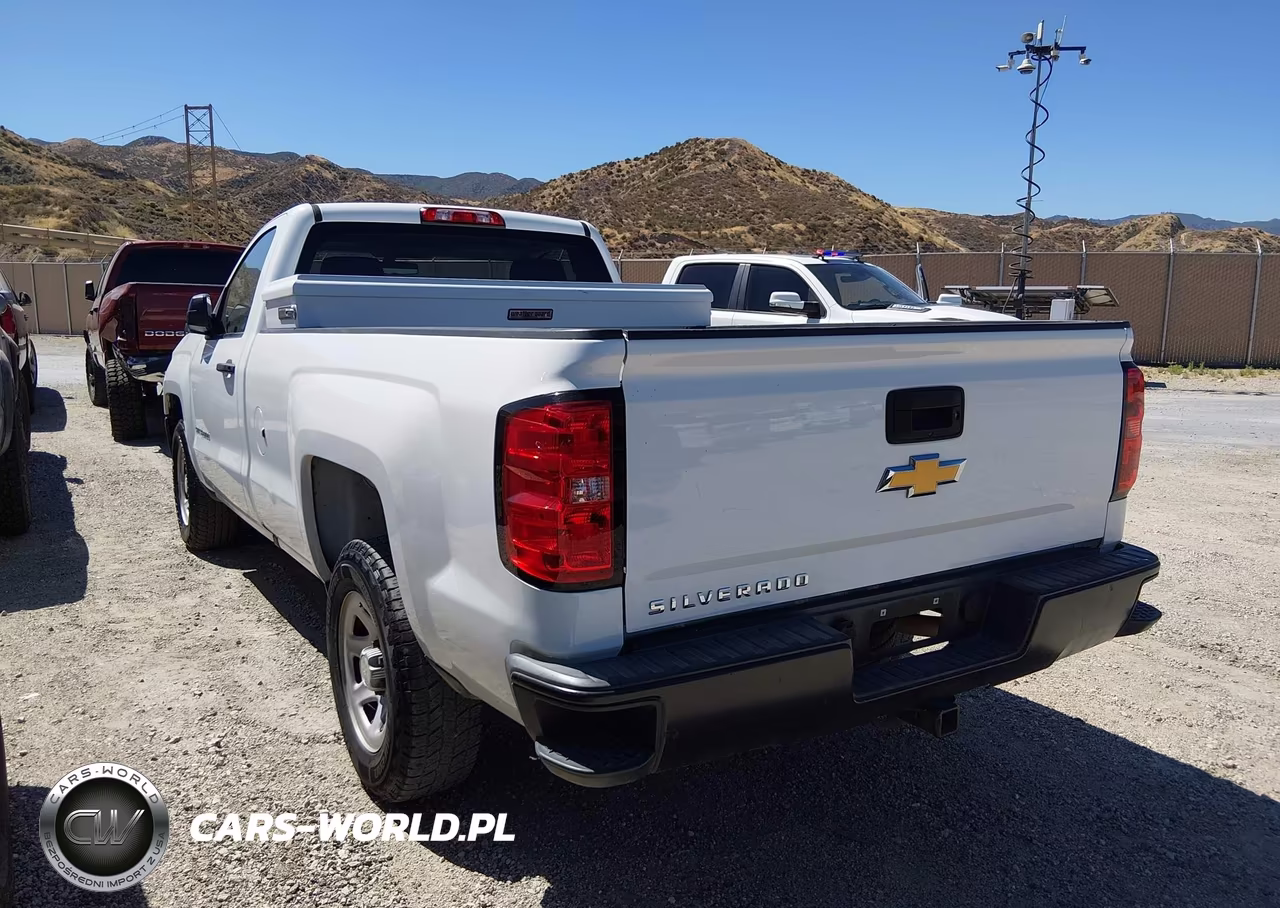 2018 Chevrolet Silverado 1500 Wt VIN:1GCNCNEC4JZ102105 - 3