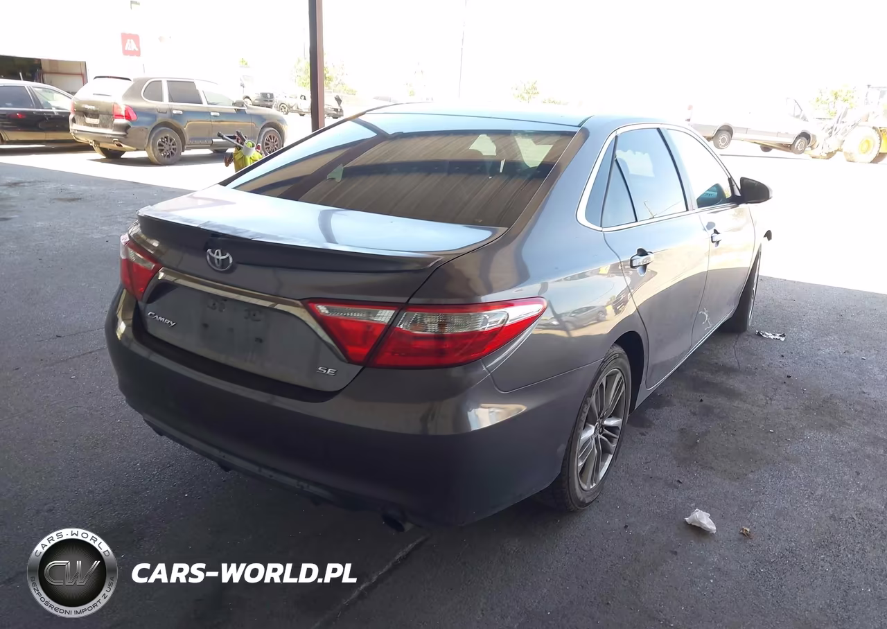 2015 Toyota Camry Se VIN:4T1BF1FK5FU941091 - 4
