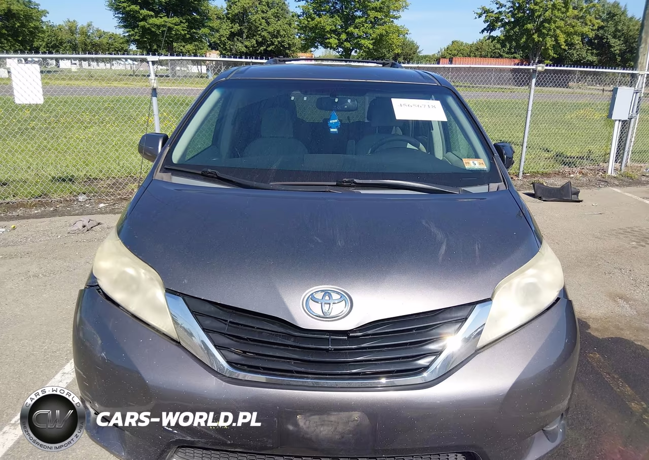 2011 Toyota Sienna Le V6 VIN:5TDKK3DC1BS048924 - 13