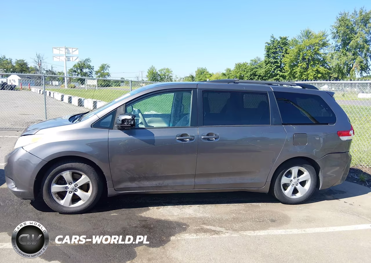 2011 Toyota Sienna Le V6 VIN:5TDKK3DC1BS048924 - 15