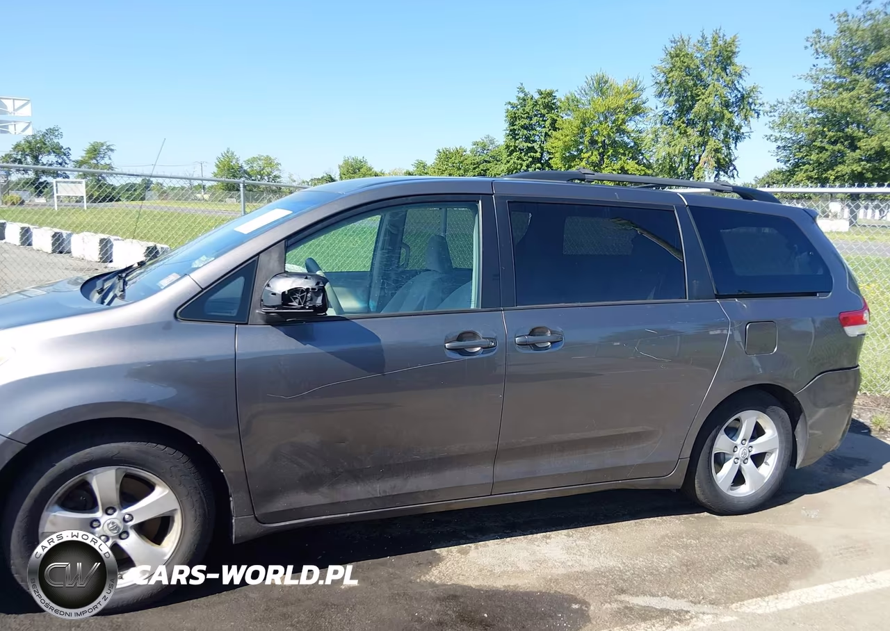 2011 Toyota Sienna Le V6 VIN:5TDKK3DC1BS048924 - 18